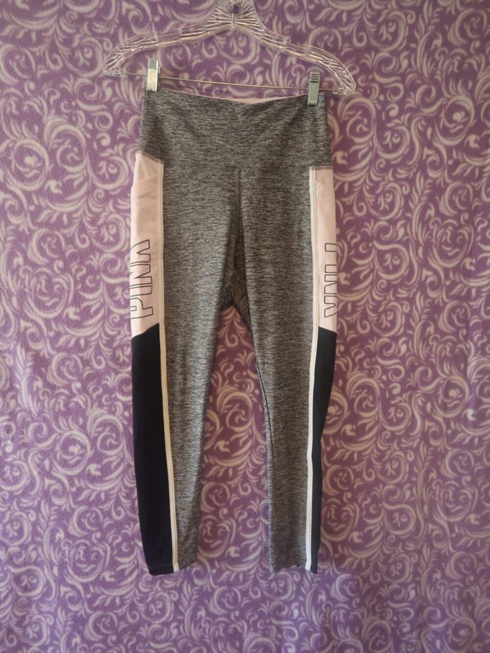 PINK Victoria's Secret ultimate cell phone pocket leggings "pink" on both hips S